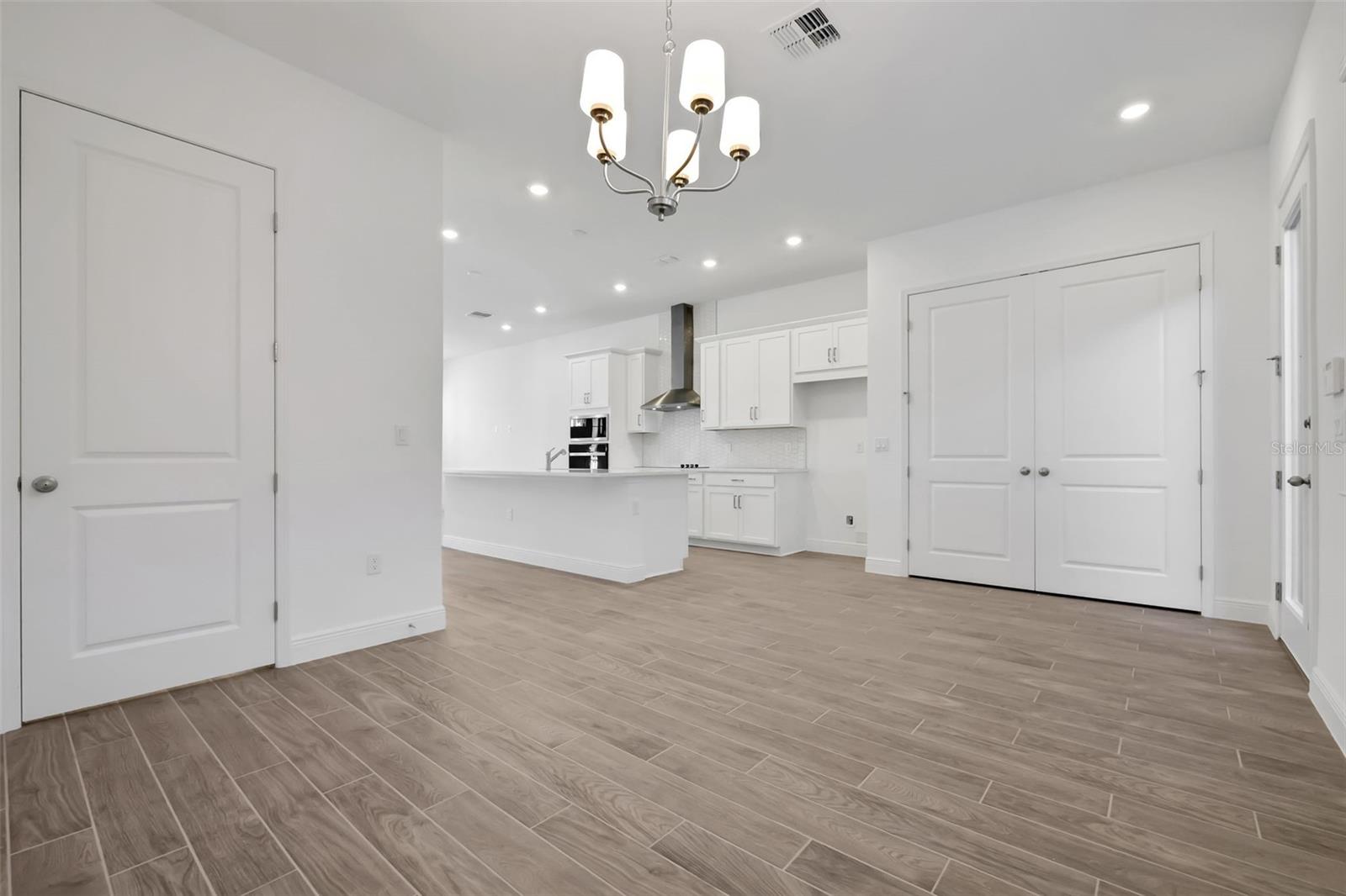 Image 20 of 36 For 2904 Voyager Avenue