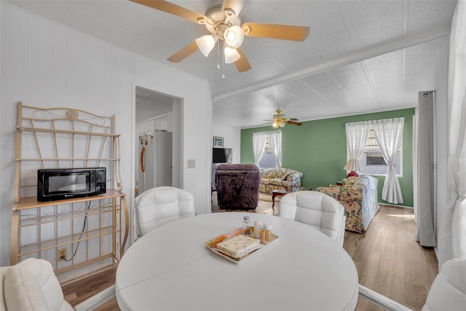 Image 11 of 46 For 180 Paradise N