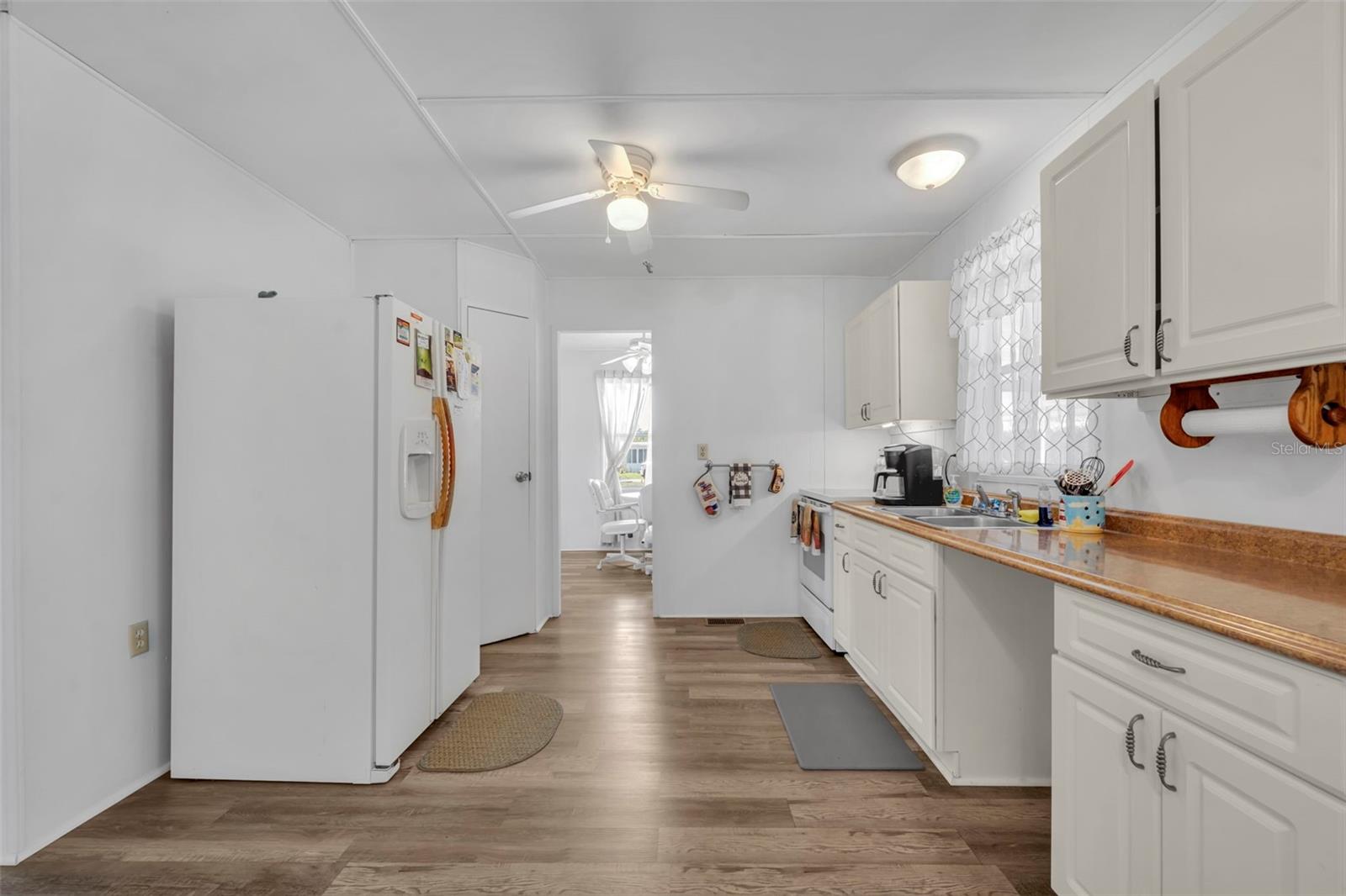 Image 12 of 46 For 180 Paradise N