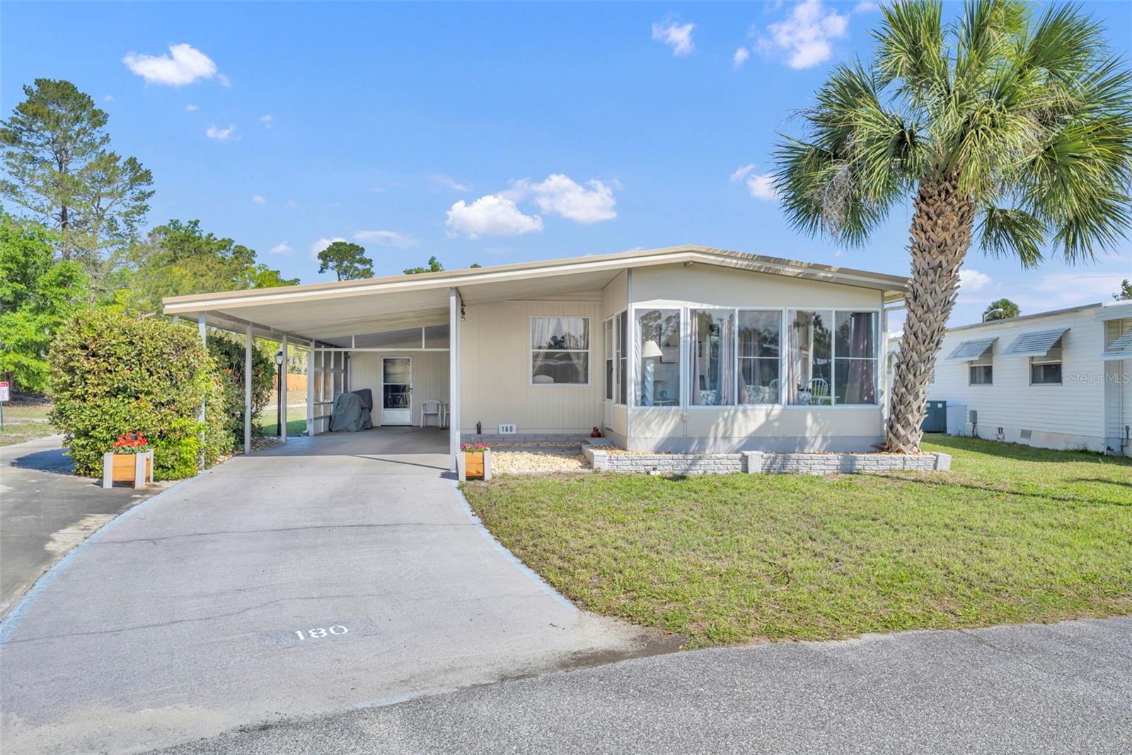 Image 2 of 46 For 180 Paradise N