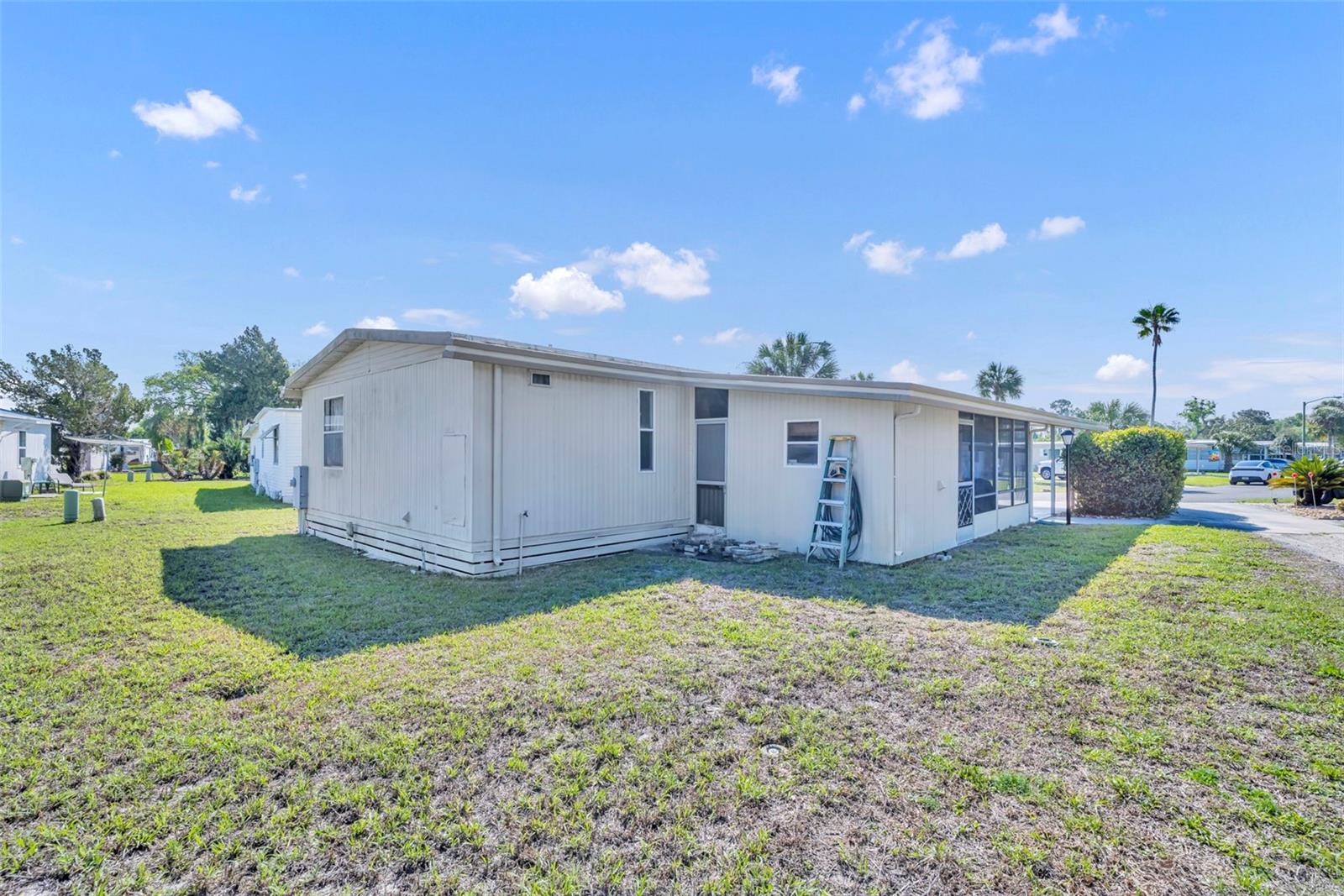 Image 26 of 46 For 180 Paradise N