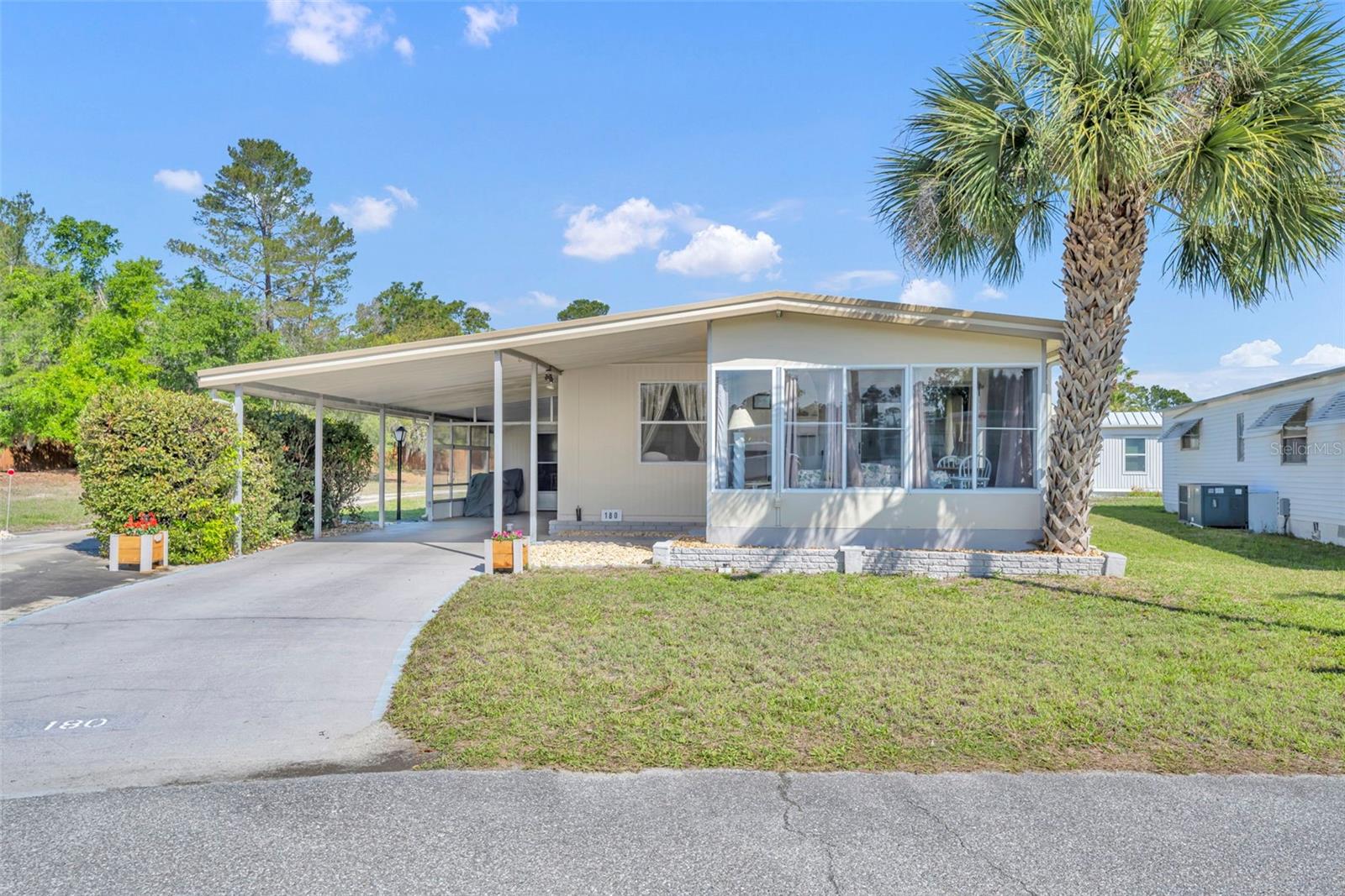 Image 3 of 46 For 180 Paradise N