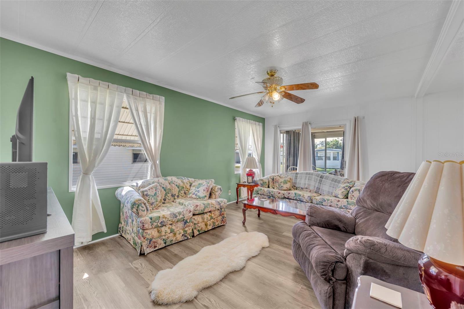 Image 5 of 46 For 180 Paradise N