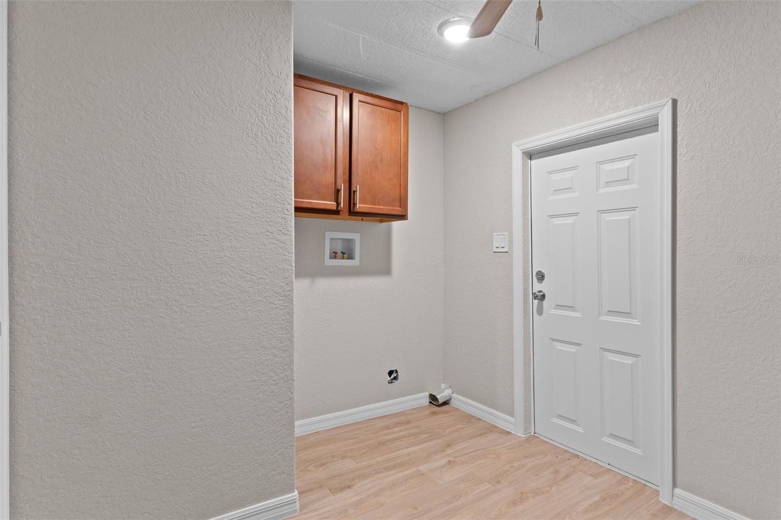 Image 17 of 38 For 3547 Cr 405  