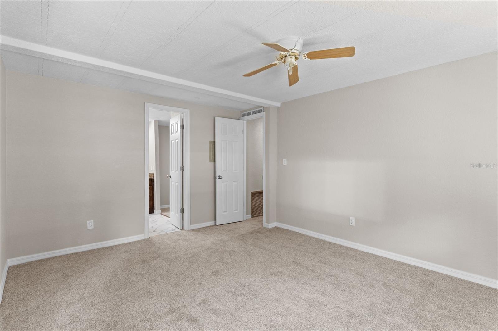 Image 19 of 38 For 3547 Cr 405  