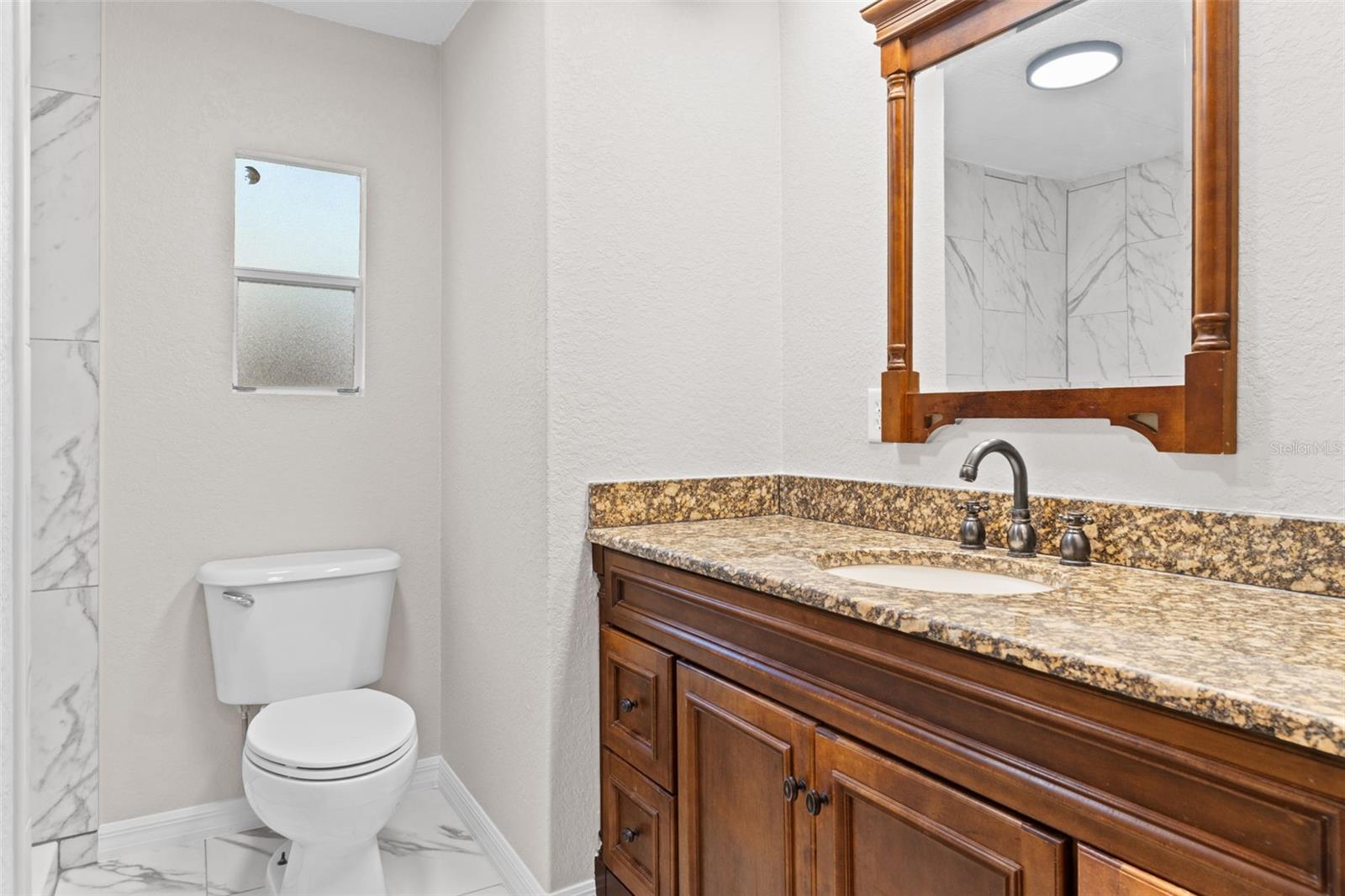 Image 21 of 38 For 3547 Cr 405  