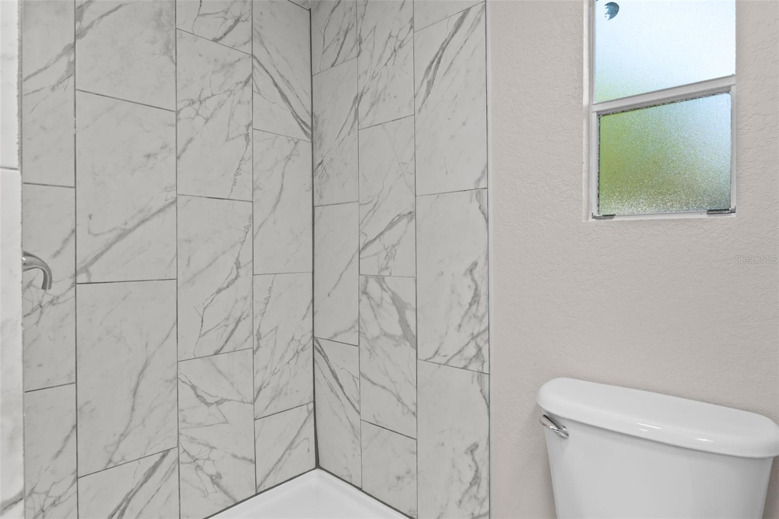 Image 22 of 38 For 3547 Cr 405  