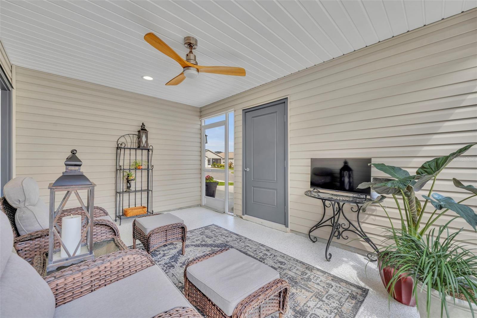 Image 4 of 50 For 1640 Olivia Terrace