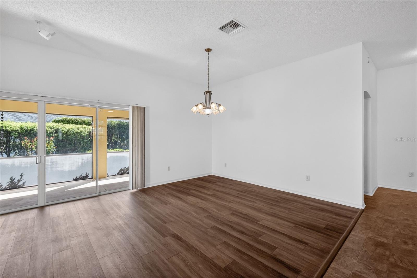 Image 25 of 54 For 1866 Kyrle Terrace