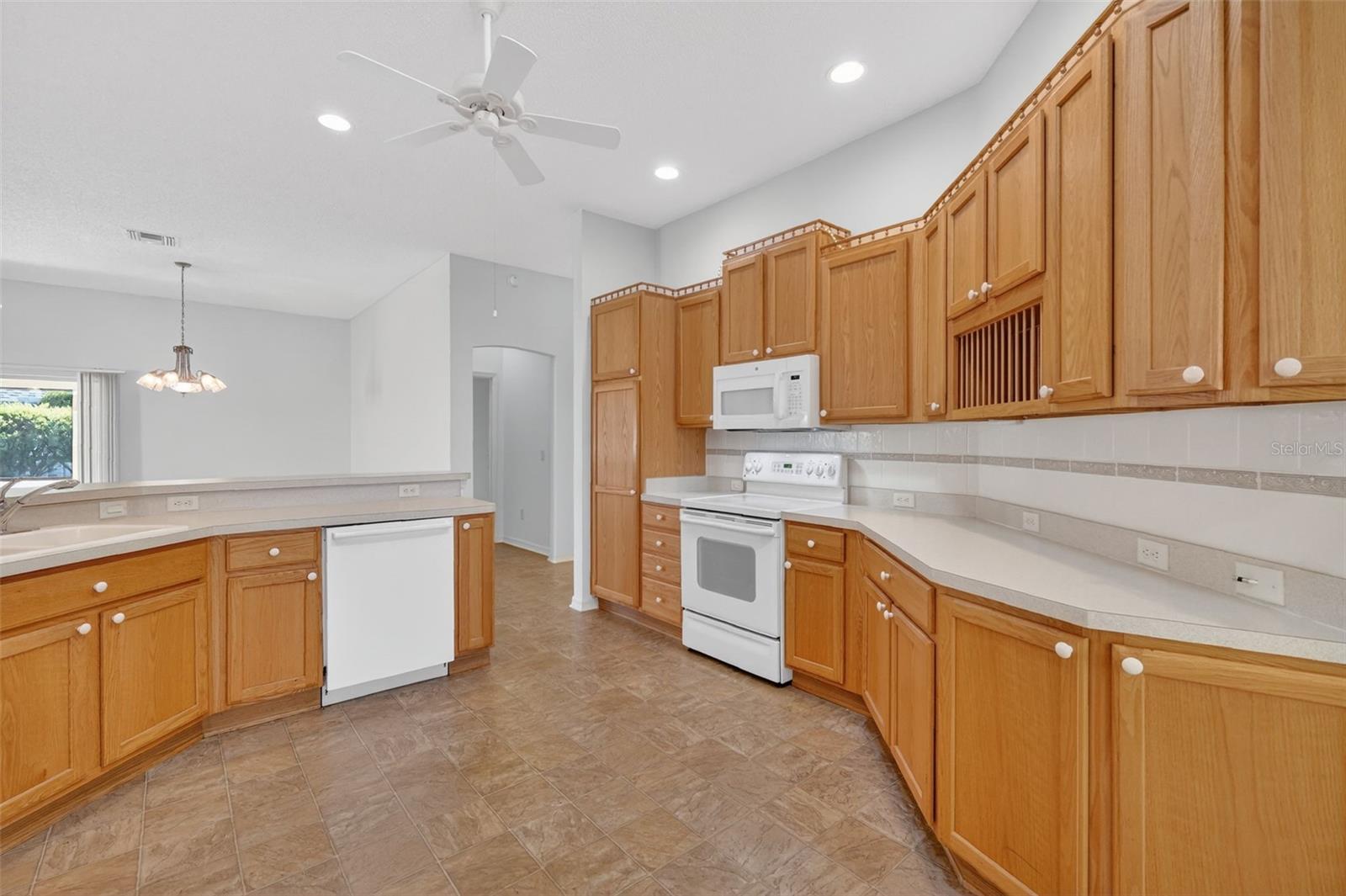 Image 6 of 54 For 1866 Kyrle Terrace