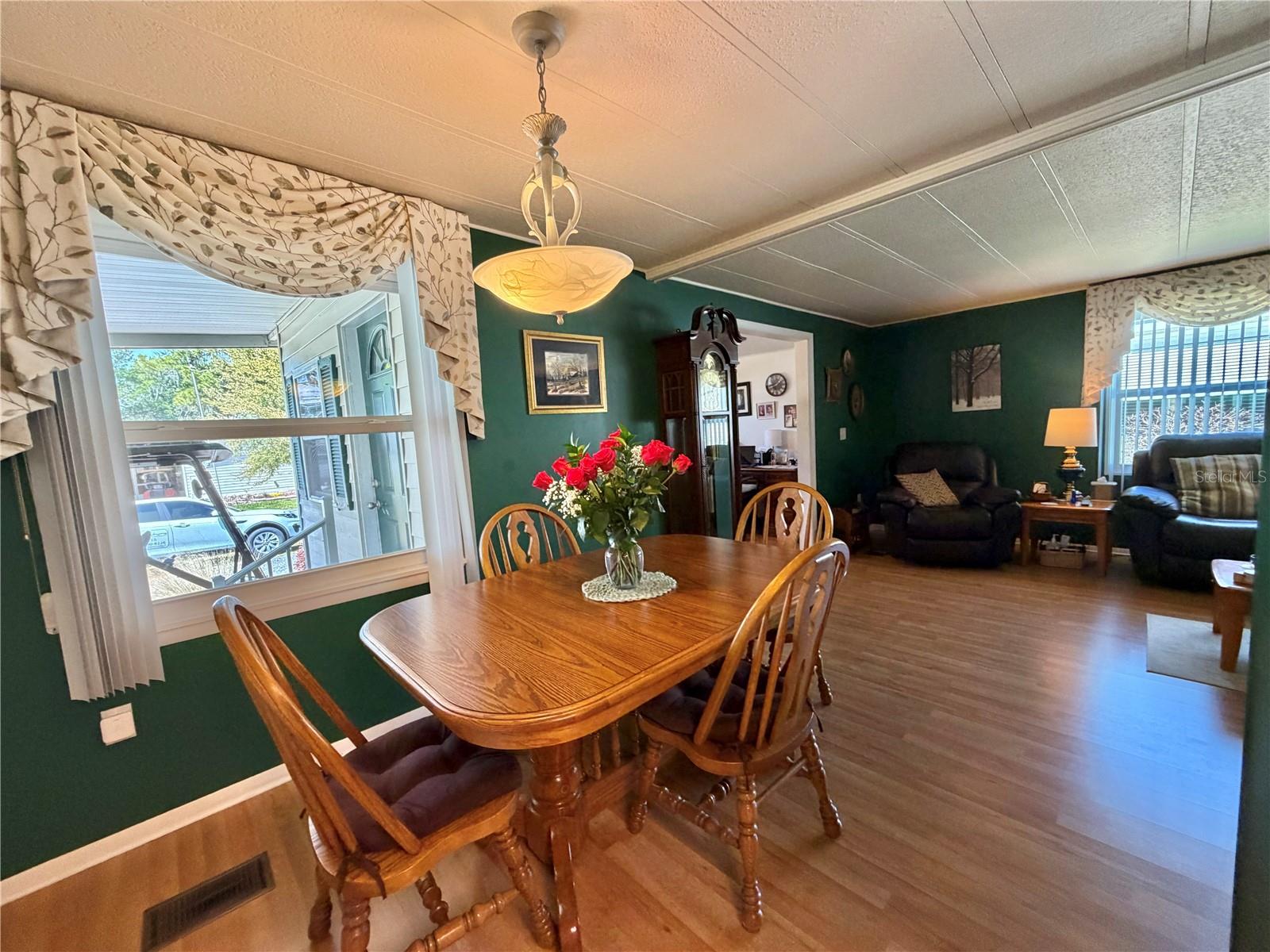 Image 13 of 59 For 325 Palo Verde Drive