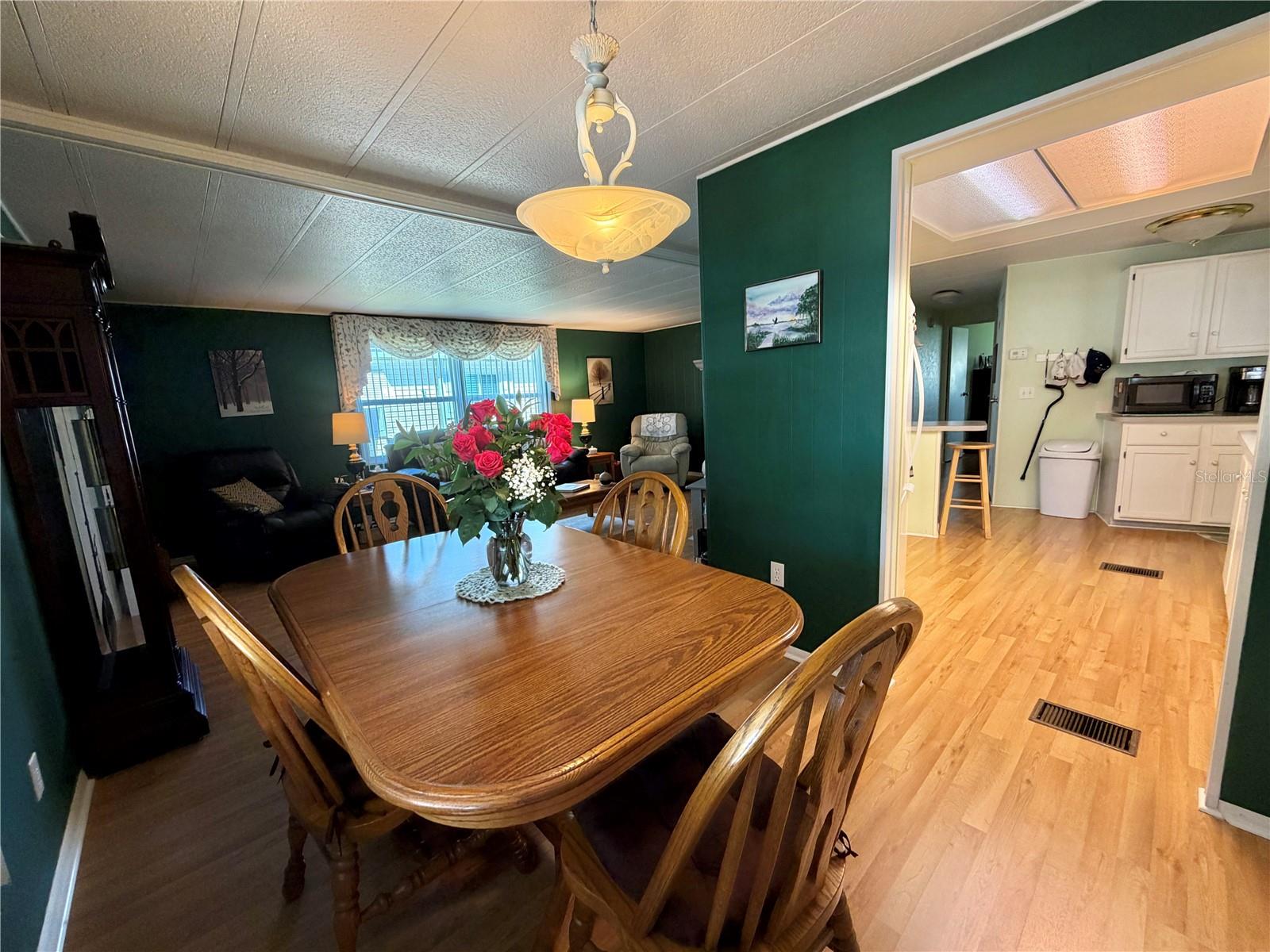 Image 15 of 59 For 325 Palo Verde Drive