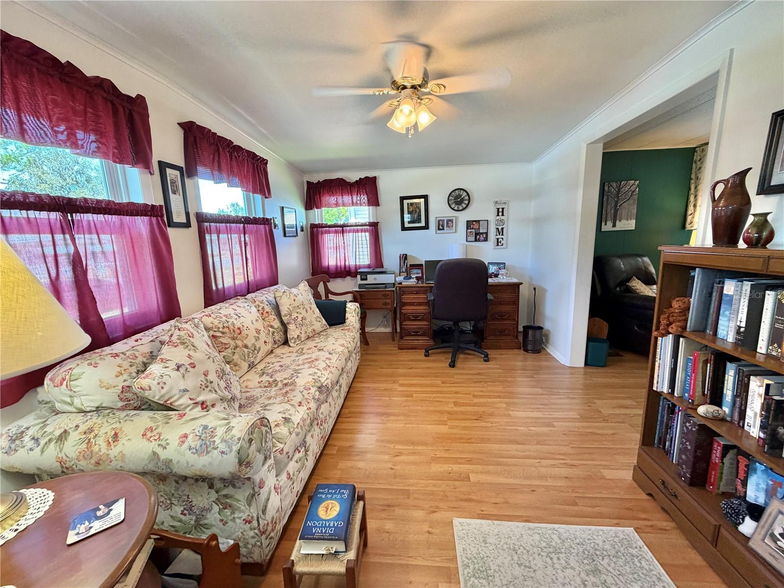 Image 18 of 59 For 325 Palo Verde Drive