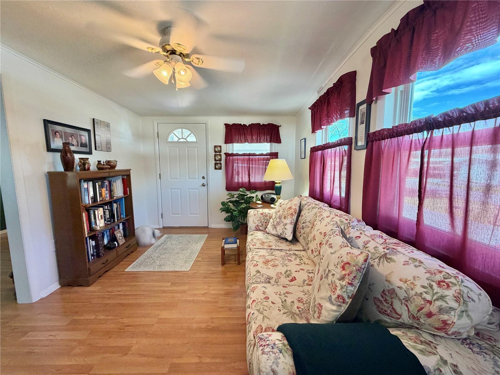 Image 20 of 59 For 325 Palo Verde Drive