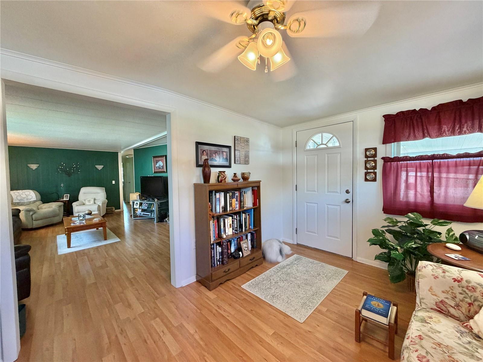 Image 21 of 59 For 325 Palo Verde Drive