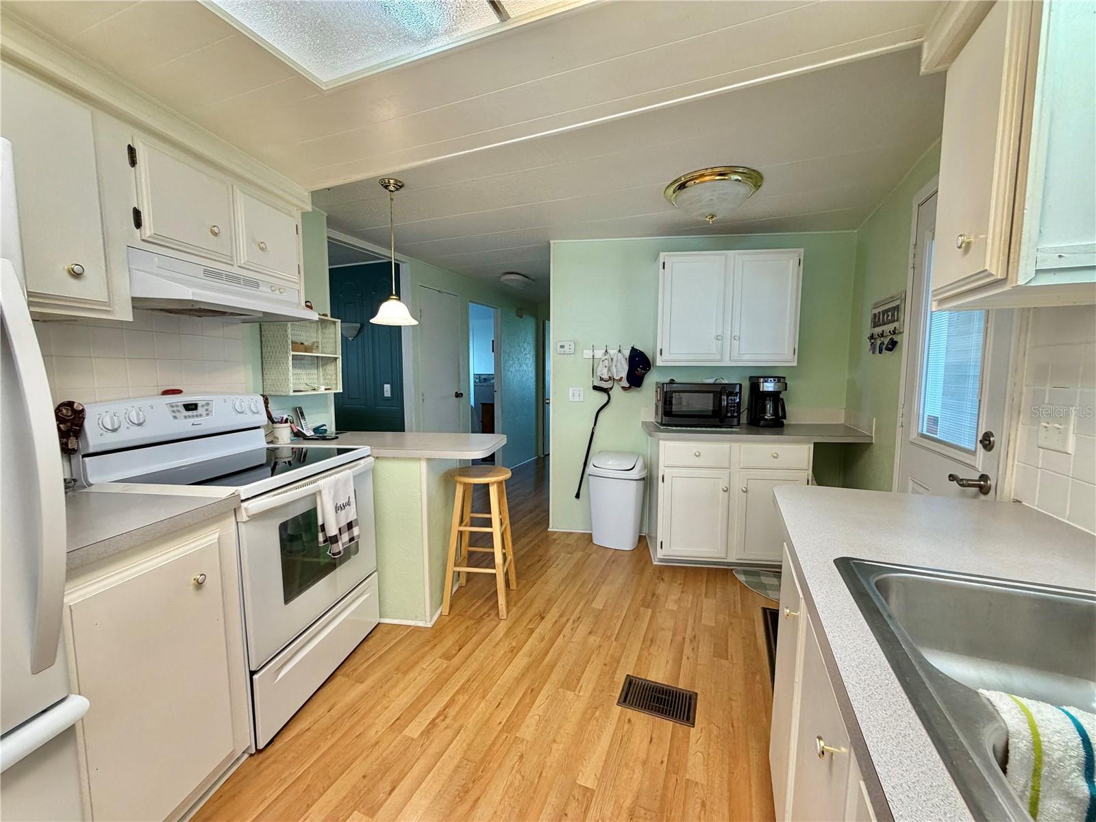 Image 26 of 59 For 325 Palo Verde Drive