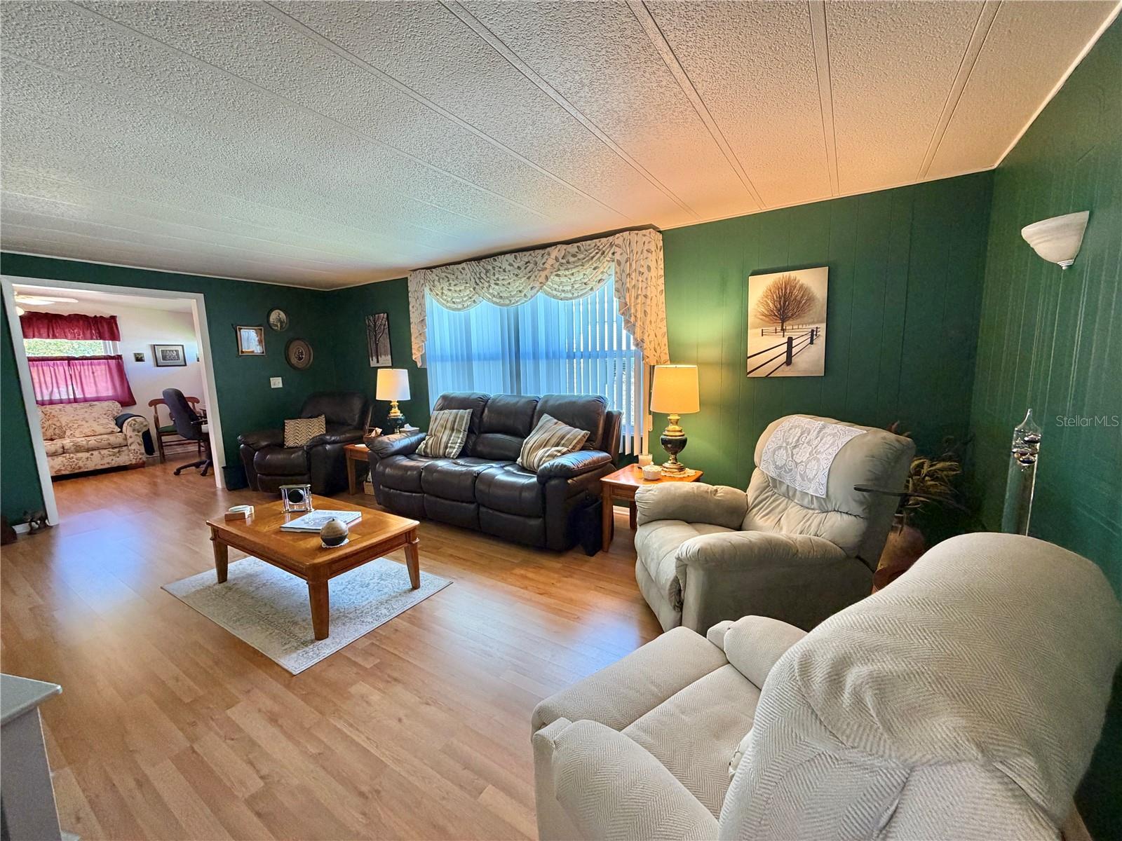 Image 4 of 59 For 325 Palo Verde Drive