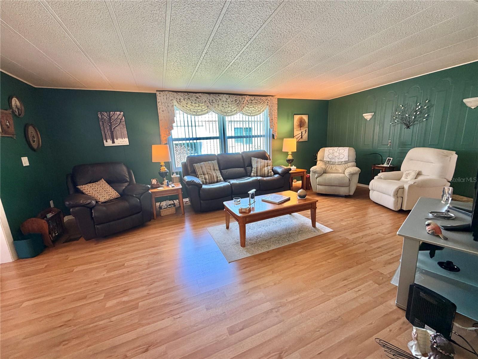 Image 6 of 59 For 325 Palo Verde Drive