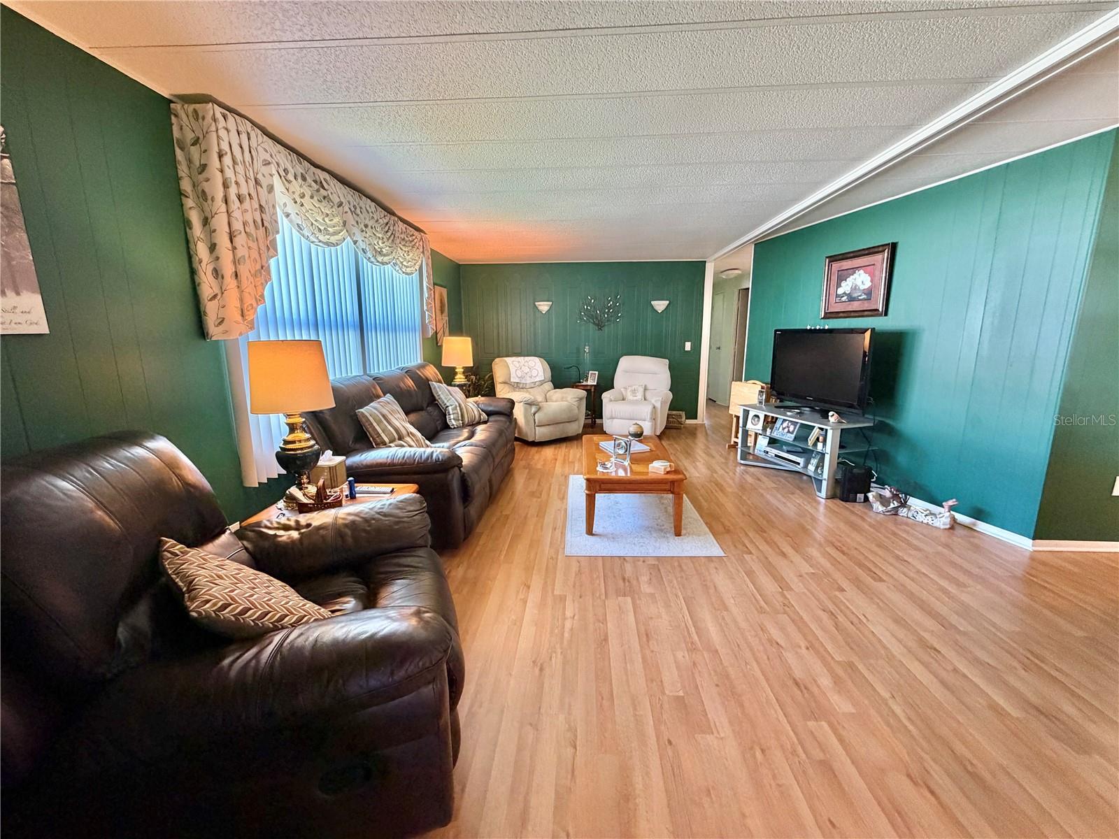 Image 7 of 59 For 325 Palo Verde Drive