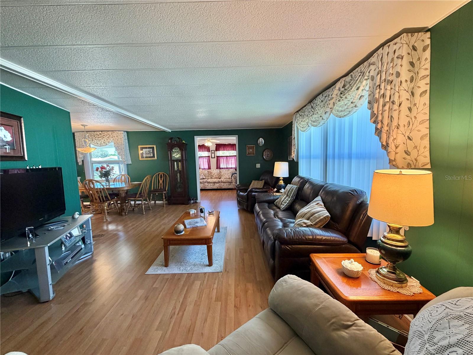 Image 9 of 59 For 325 Palo Verde Drive