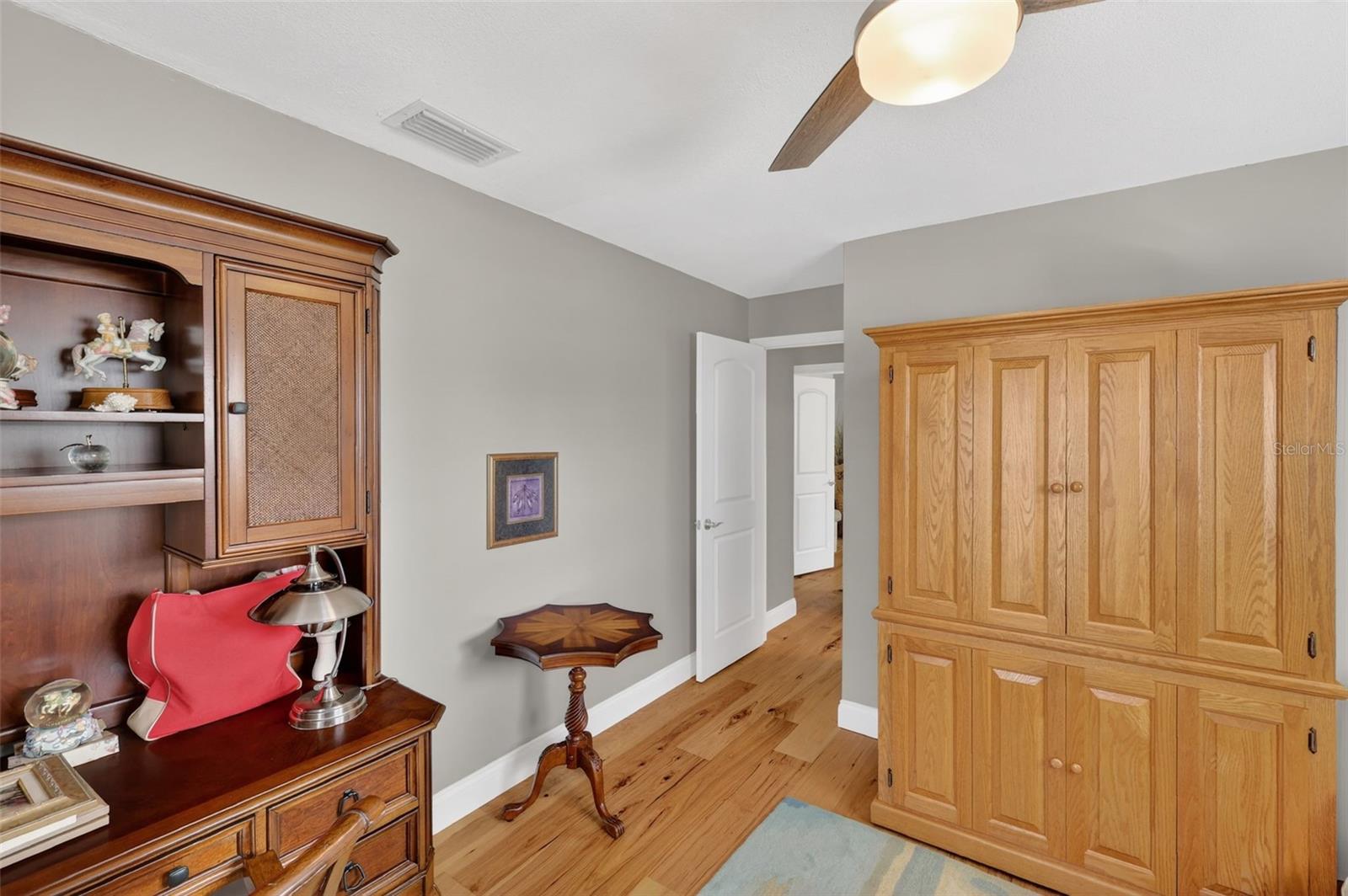 Image 31 of 49 For 1762 Hamlin Court