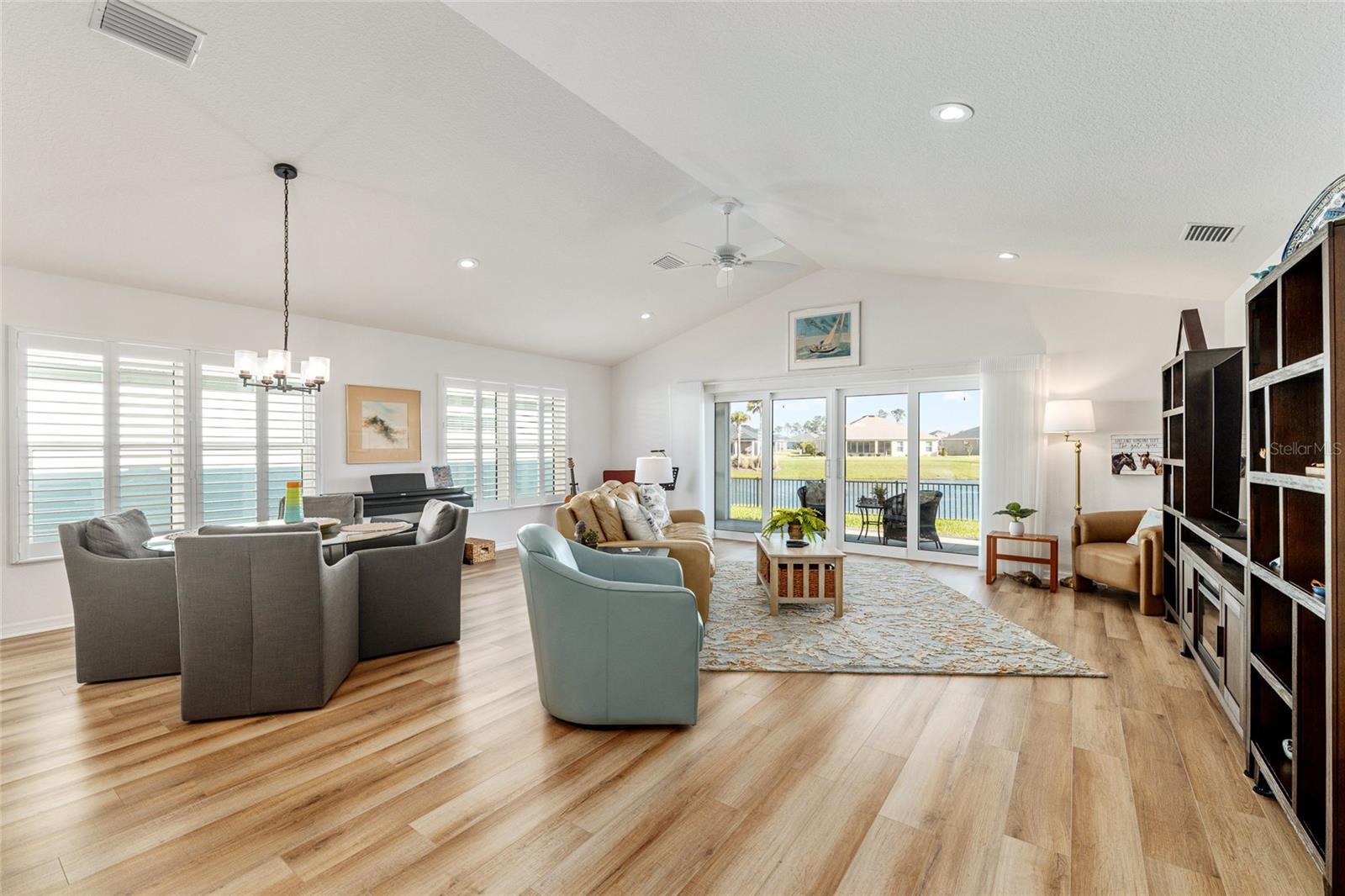 Image 14 of 64 For 2004 Booth Place