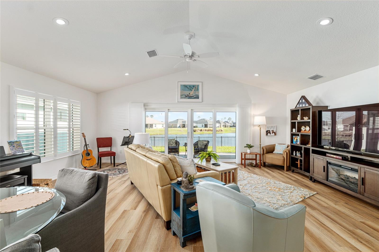 Image 15 of 64 For 2004 Booth Place