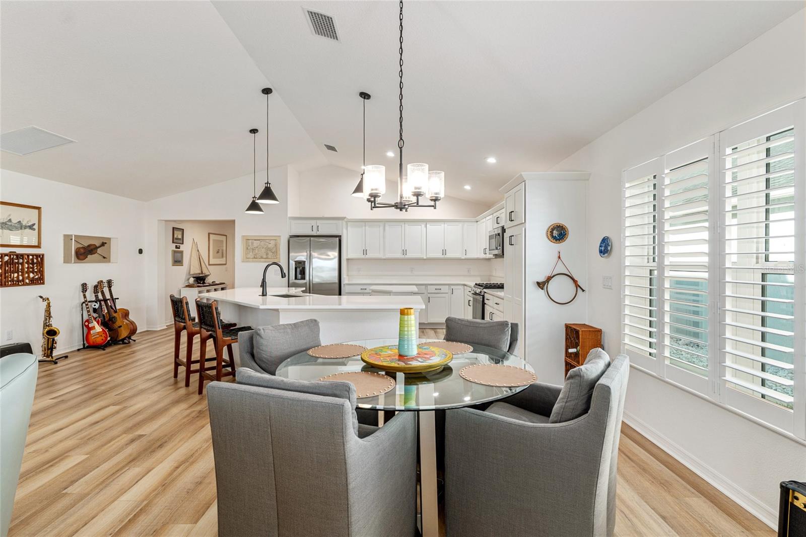 Image 20 of 64 For 2004 Booth Place