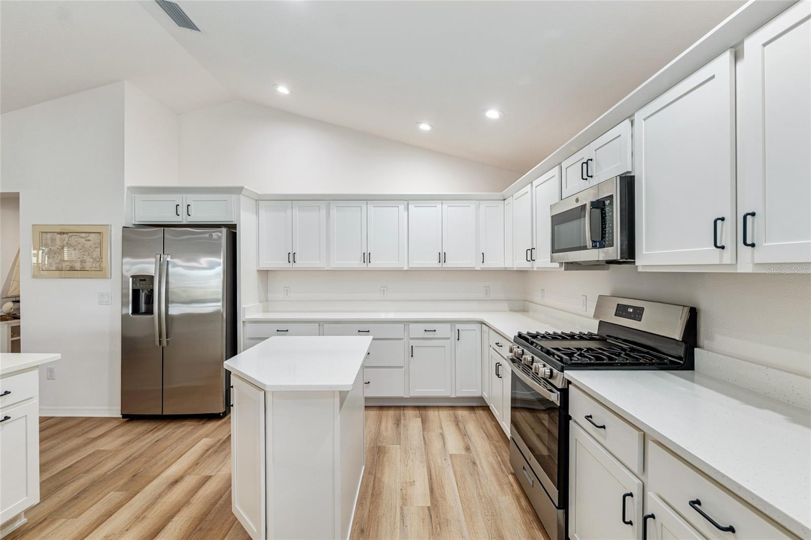 Image 26 of 64 For 2004 Booth Place