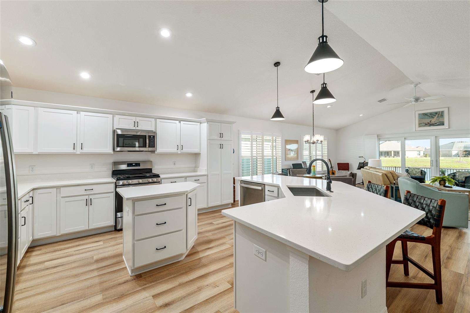 Image 27 of 64 For 2004 Booth Place