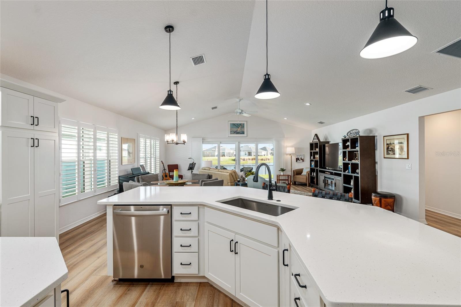 Image 29 of 64 For 2004 Booth Place