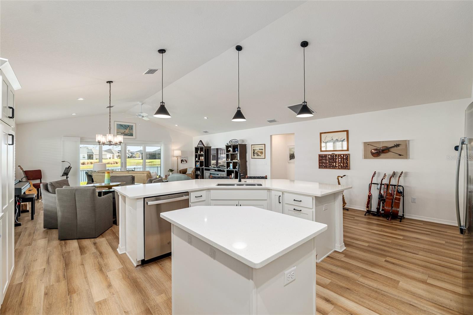 Image 31 of 64 For 2004 Booth Place