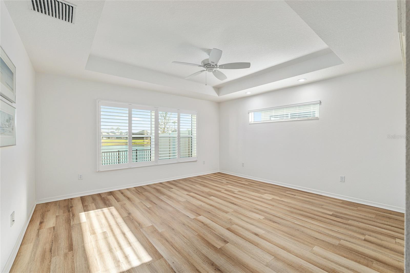 Image 32 of 64 For 2004 Booth Place