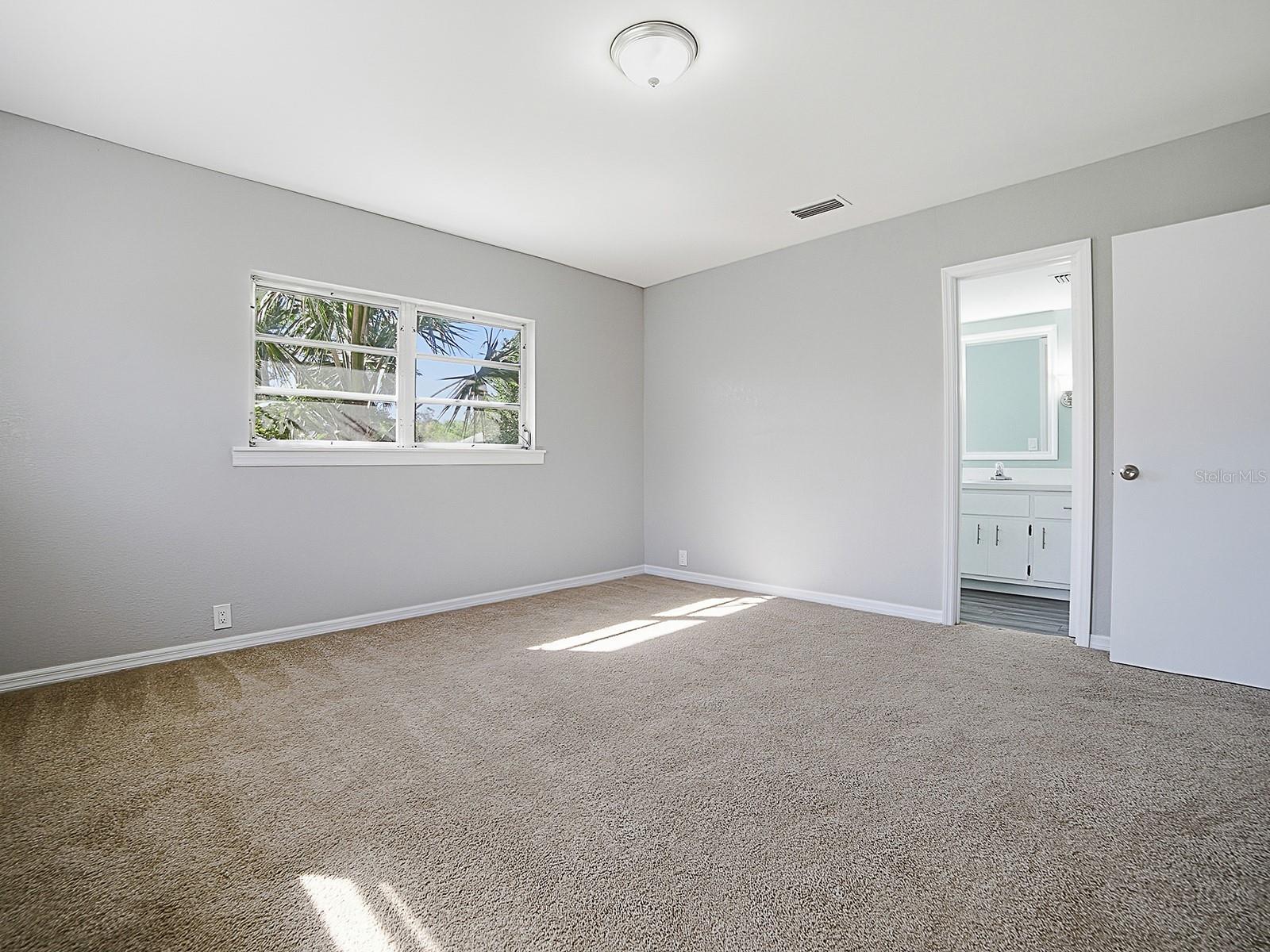 Image 15 of 29 For 5 Oak Street