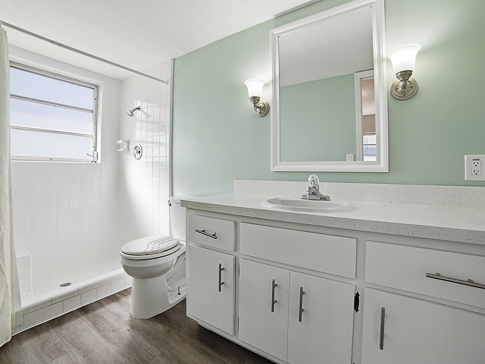 Image 19 of 29 For 5 Oak Street