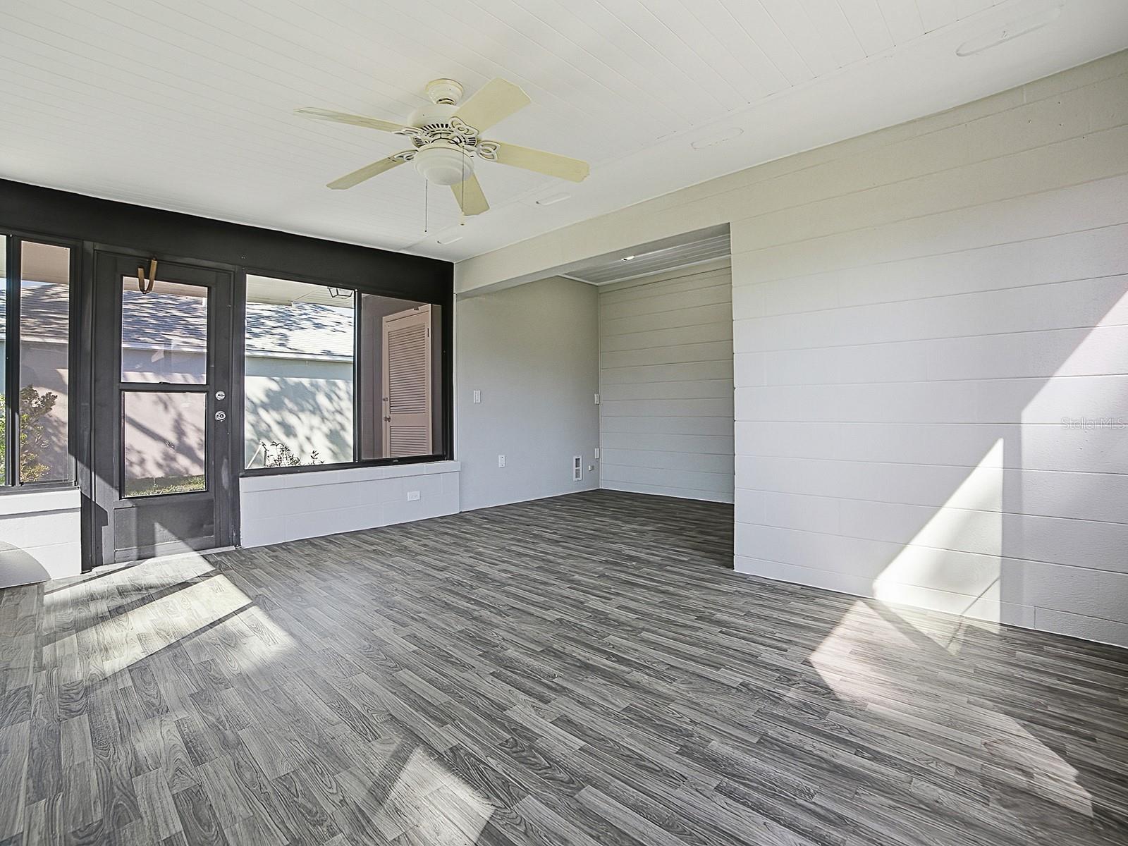 Image 22 of 29 For 5 Oak Street