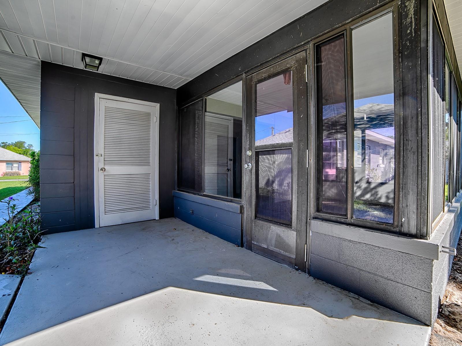 Image 23 of 29 For 5 Oak Street