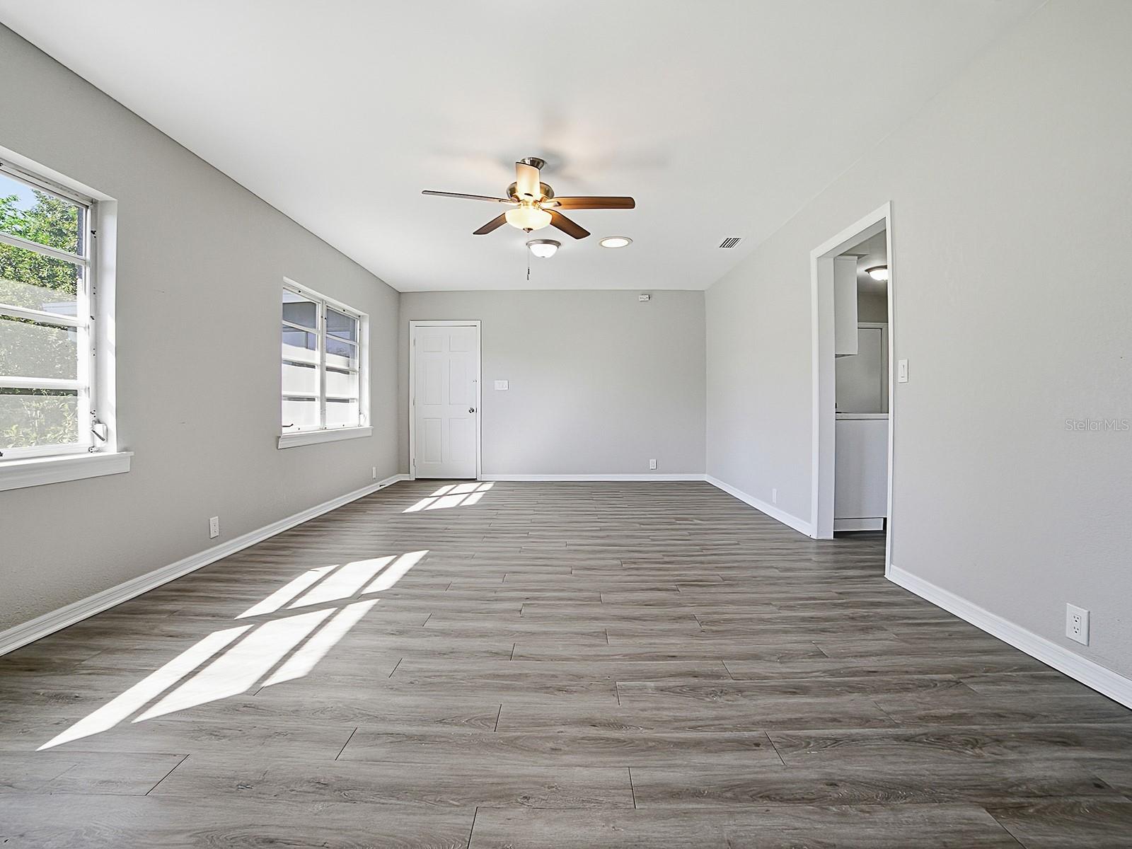 Image 6 of 29 For 5 Oak Street