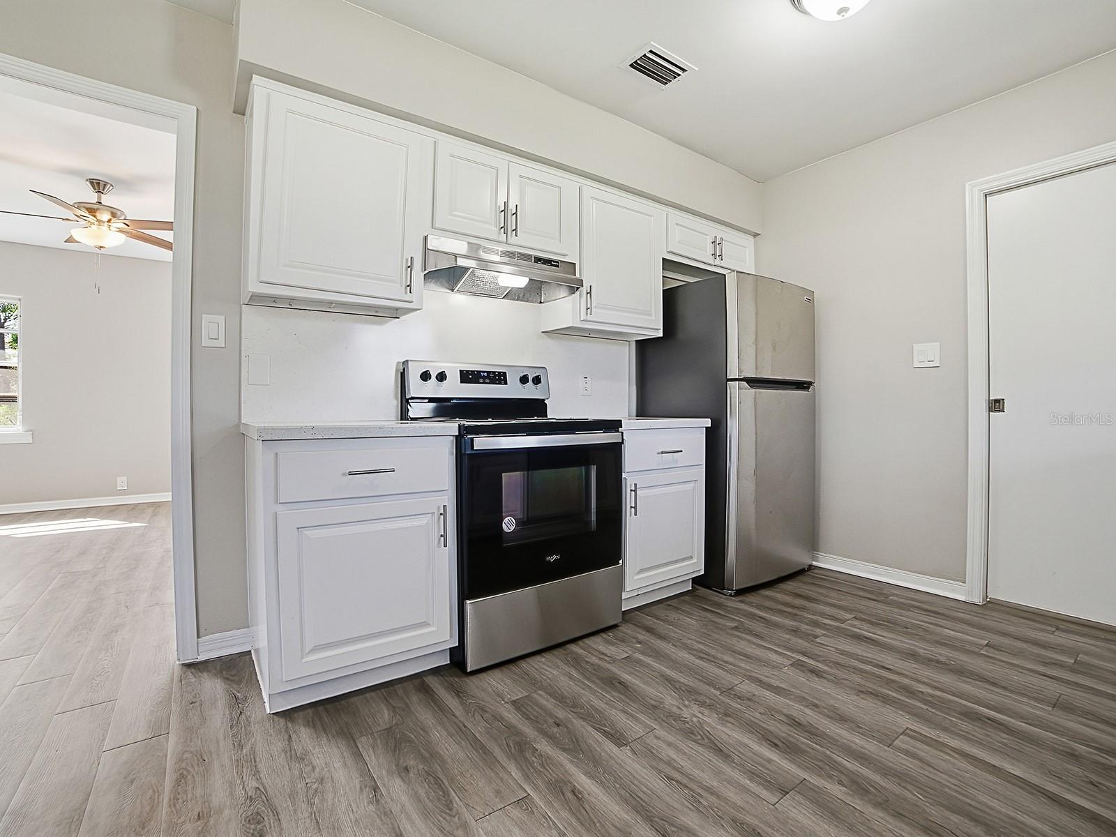 Image 8 of 29 For 5 Oak Street