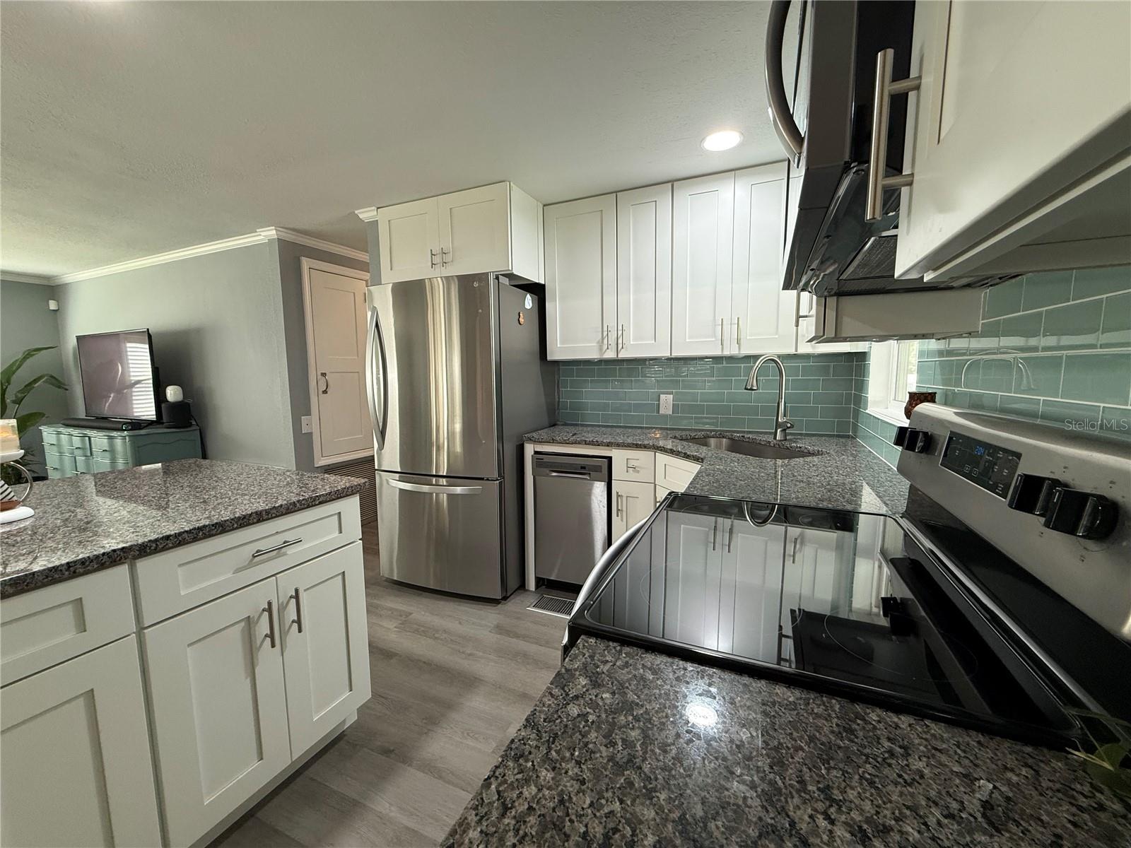 Image 8 of 41 For 100 Papaya Cove