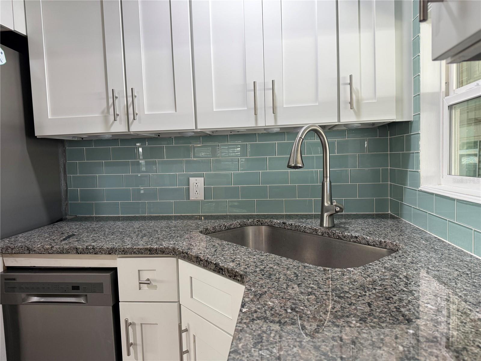 Image 9 of 41 For 100 Papaya Cove