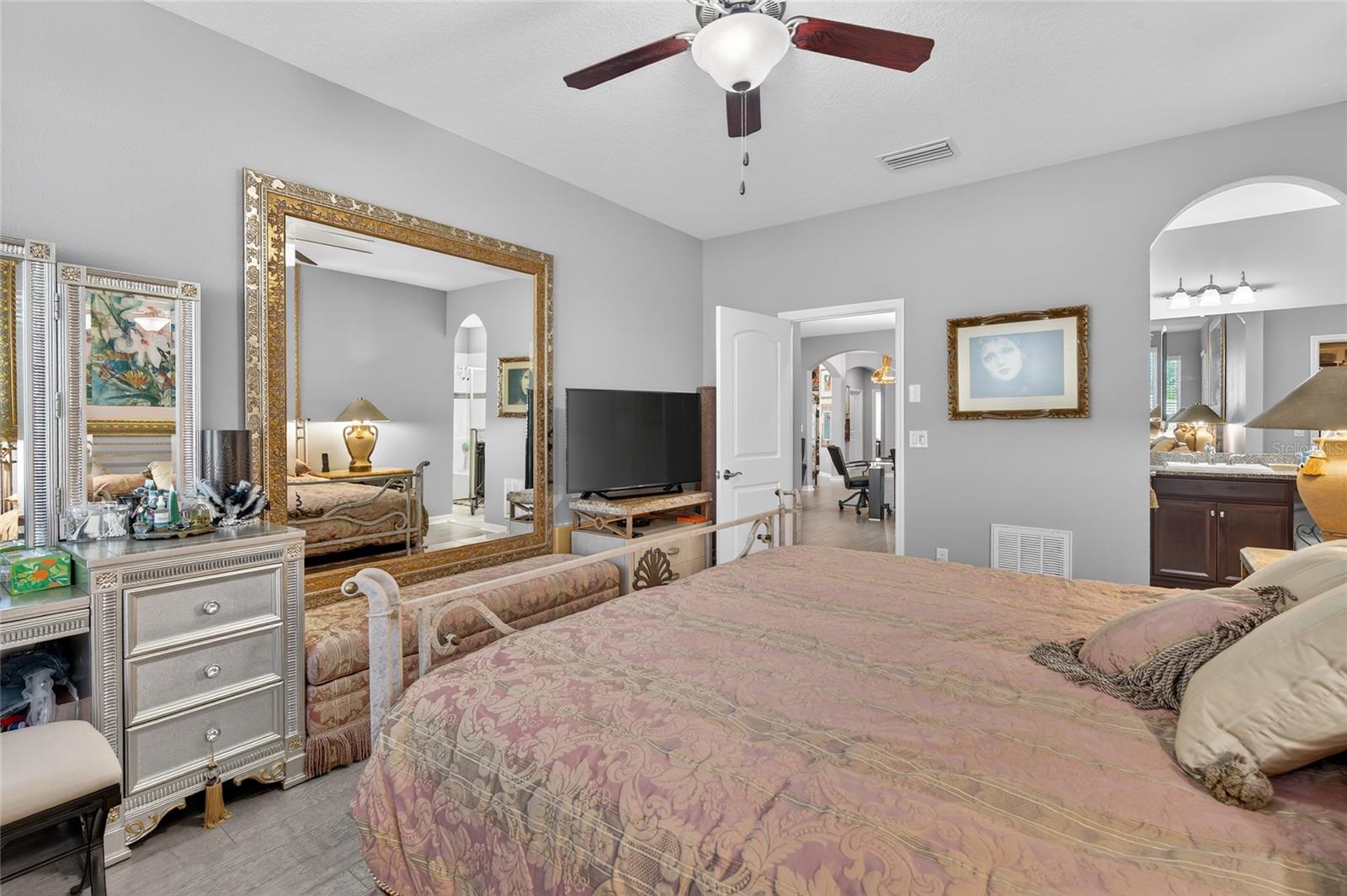 Image 22 of 43 For 329 Silver Maple Road