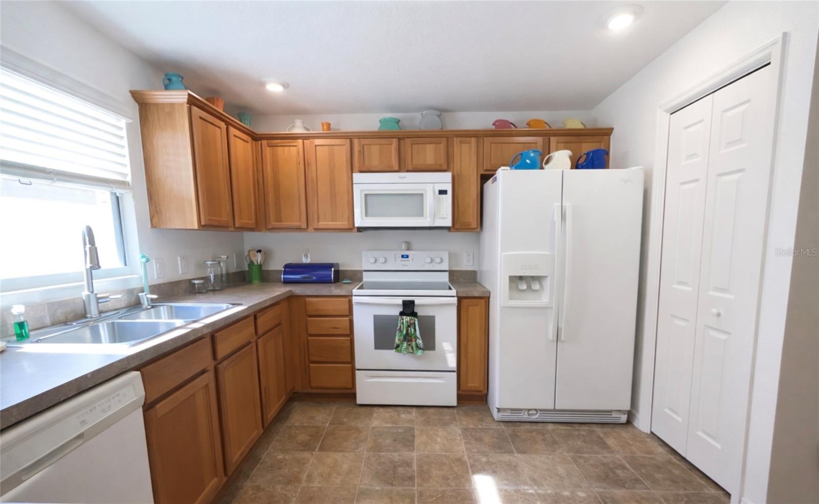 Image 16 of 48 For 437 Jarquin Way