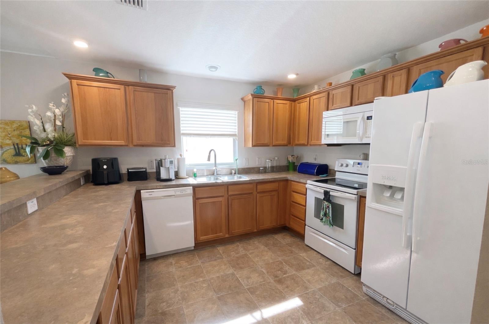 Image 17 of 48 For 437 Jarquin Way