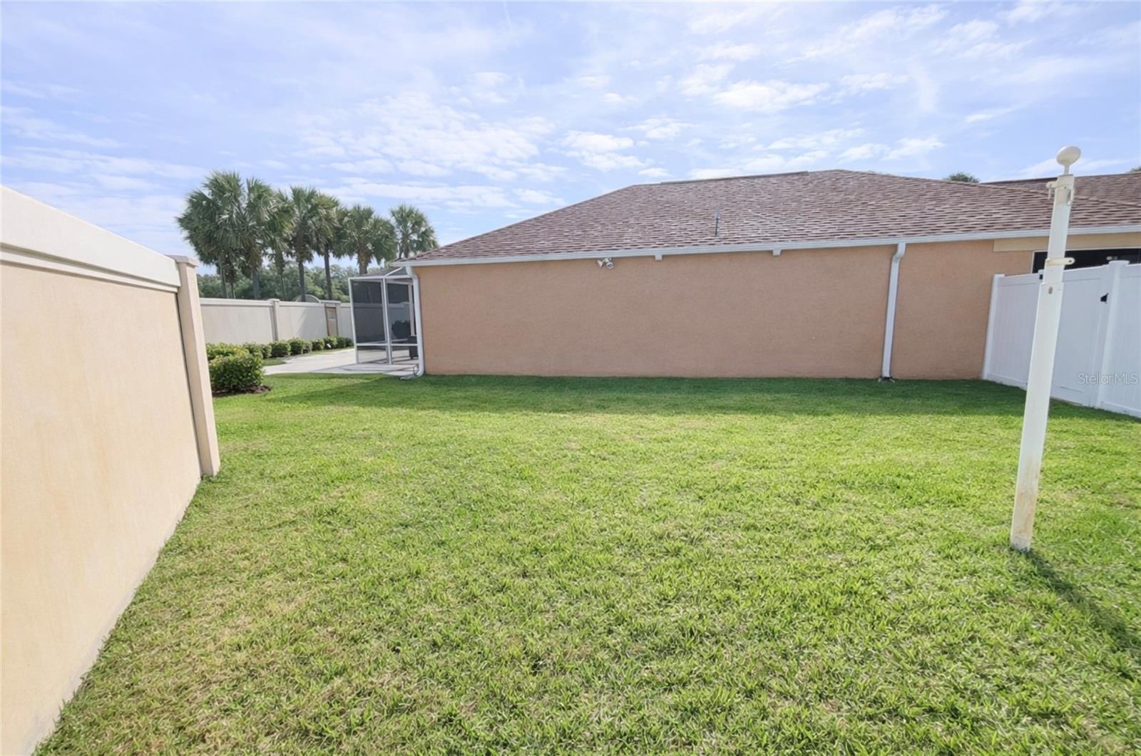 Image 35 of 48 For 437 Jarquin Way