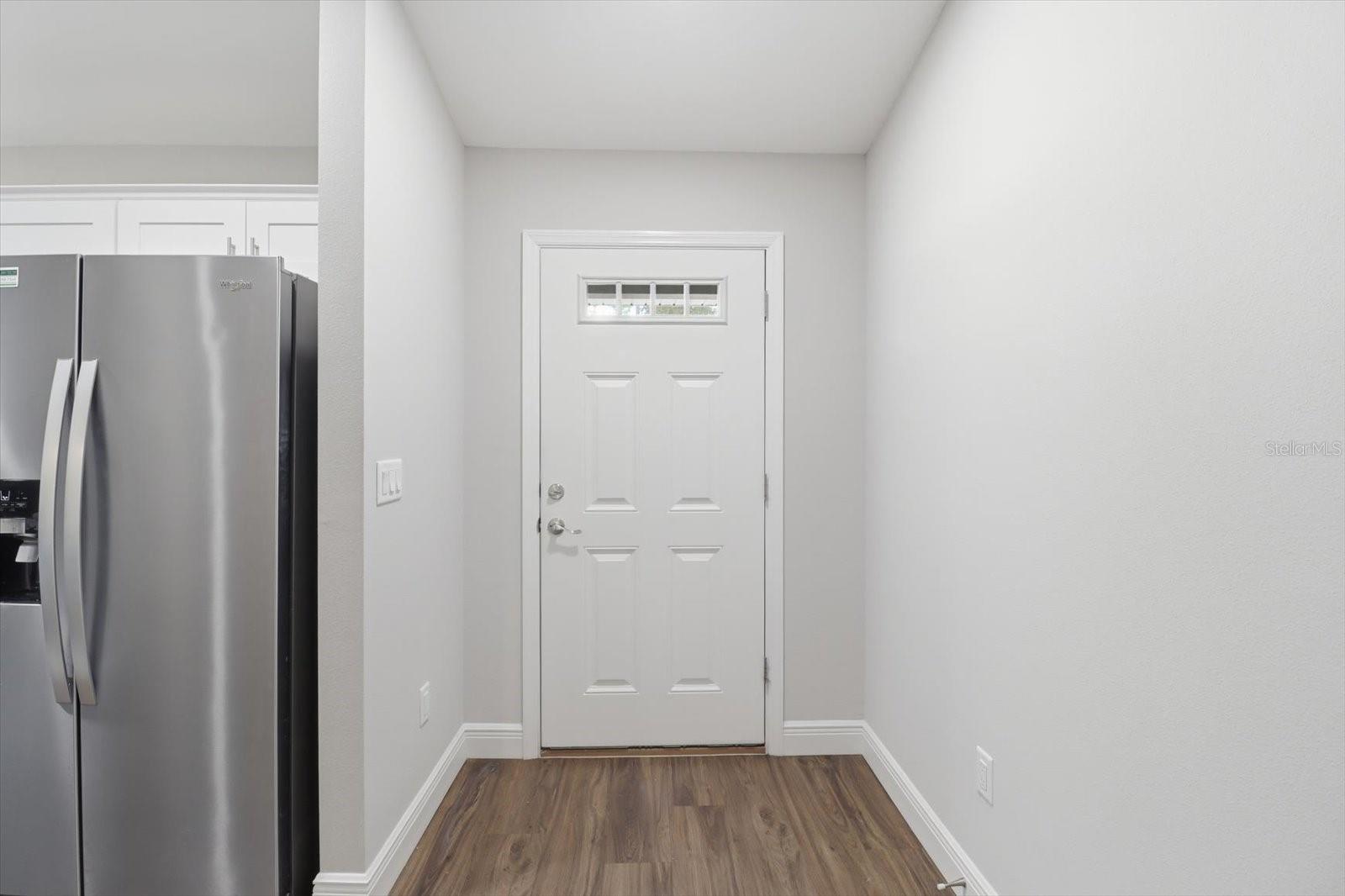 Image 6 of 36 For 9144 Peachtree Way