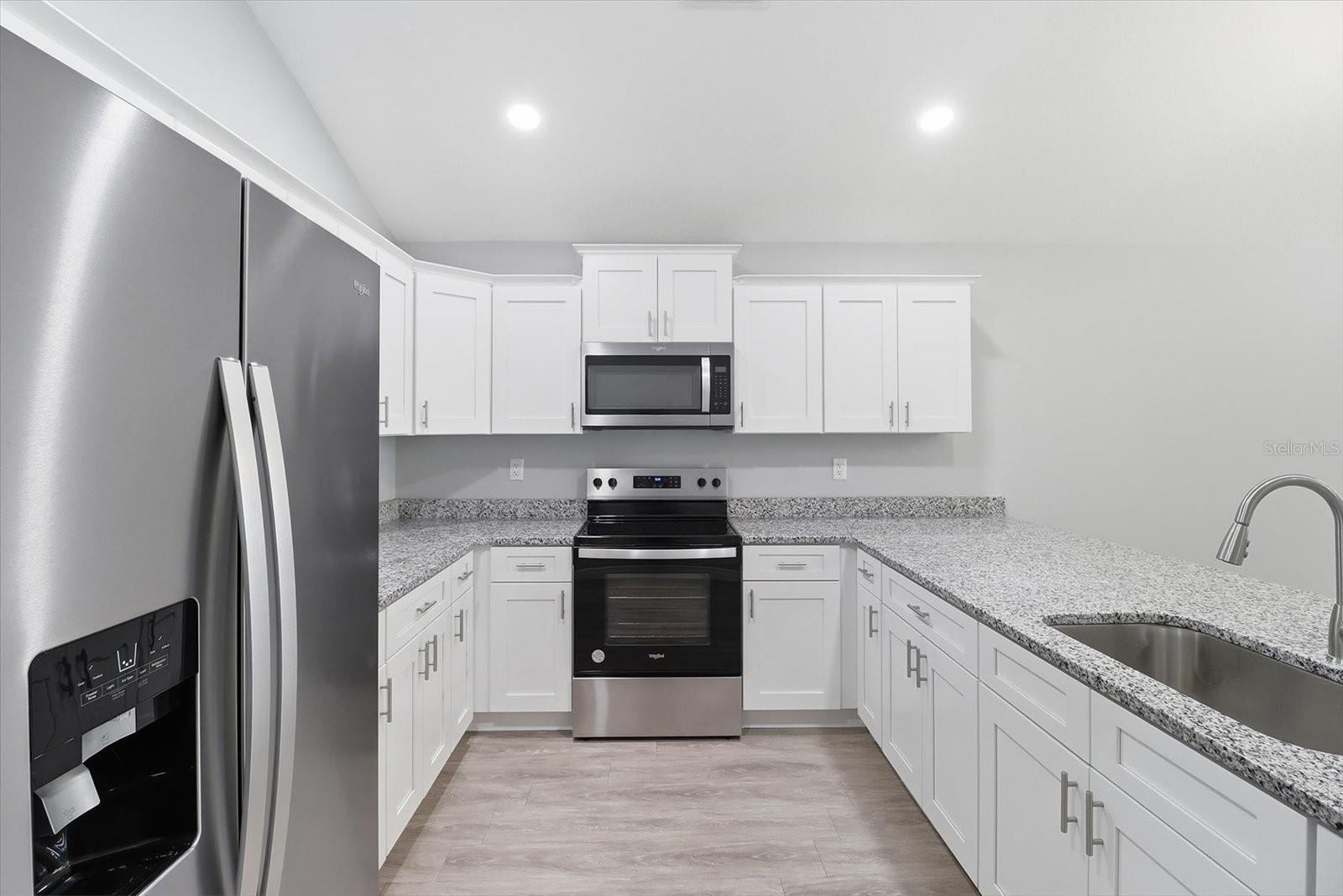 Image 13 of 40 For 9373 Peachtree Way