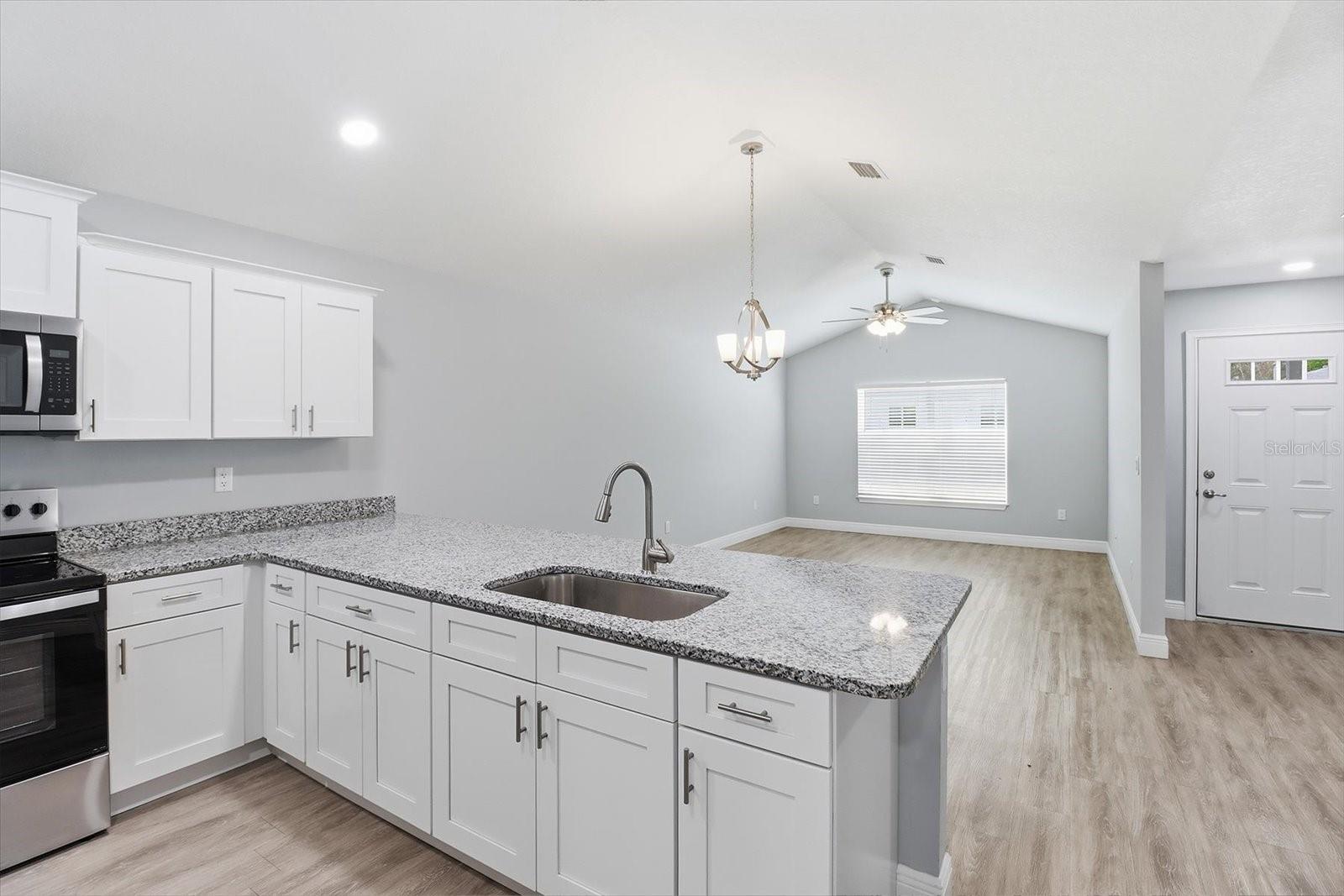 Image 15 of 40 For 9373 Peachtree Way