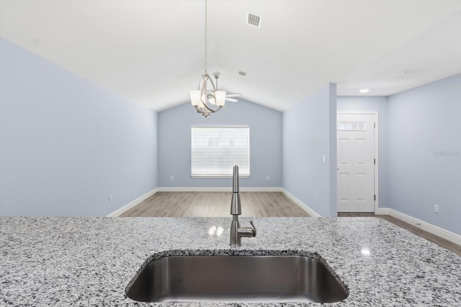 Image 16 of 40 For 9373 Peachtree Way