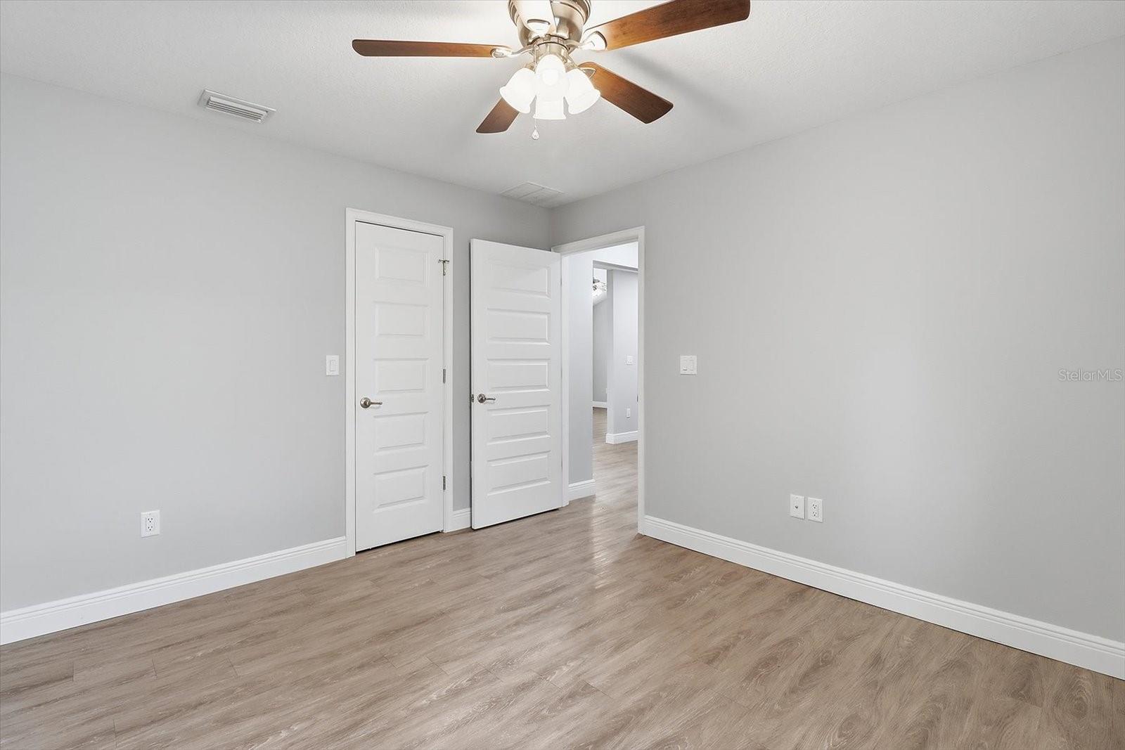 Image 23 of 40 For 9373 Peachtree Way